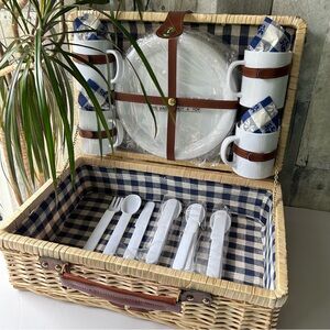 🌴Vintage Wicker Woven Picnic Basket - Blue and White